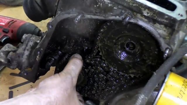 Пробило прокладку, вода в поддоне!!!  Ремонт мотора ВАЗ 2103 . 1 часть. смотреть онлайн