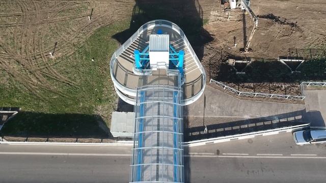 Надземный пешеходный переход на трассе Таврида. Дорогами Крыма смотреть онлайн