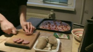 Вкусная пицца с грибами и колбасой на скорую руку!