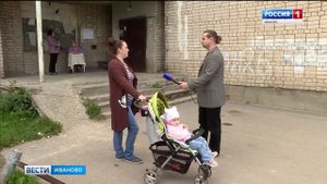 С крыши четырехэтажного дома в Иванове упал мальчик