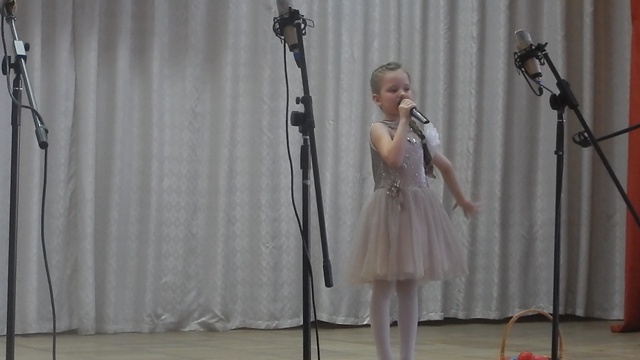 Пучкова Анастасия Дипломант конкурса Звонкий голосок в номинации сольное эстрадное пение 5-6 лет смотреть онлайн