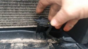 Где находится датчик температуры Киа Рио 4