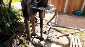 Бурение скважины, известняк  Drilling of wells, limestone