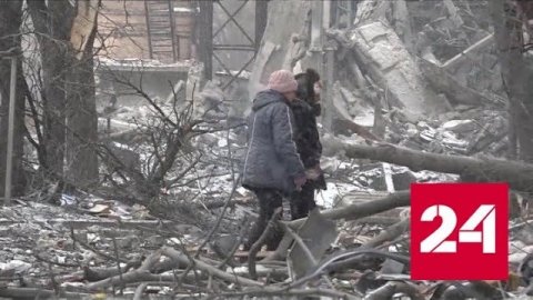 В Кременной в результате удара ВСУ получили ранения жители - Россия 24