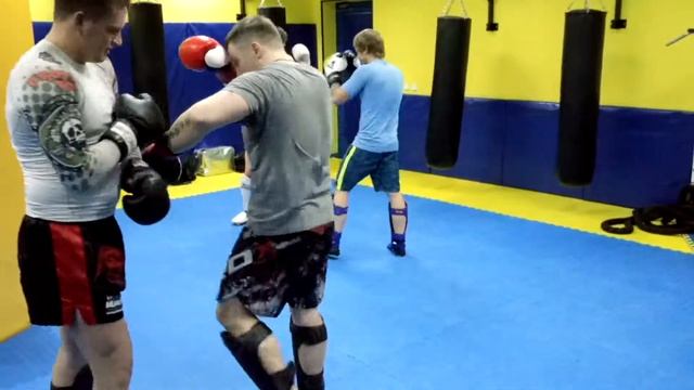 Как пробить двоечку ногой смотреть онлайн