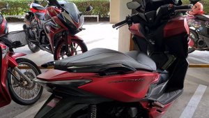 Honda ADV 350 vs Forza 350 Сравнение 13 отличия