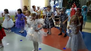 Детский танец на Новогоднем утреннике "А на улице мороз"