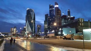 Прогулка у "Москва - Сити" Запах мочи у парка. Парк "Красная пресня"