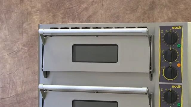 The Equipex PZ430D Countertop Pizza Oven смотреть онлайн