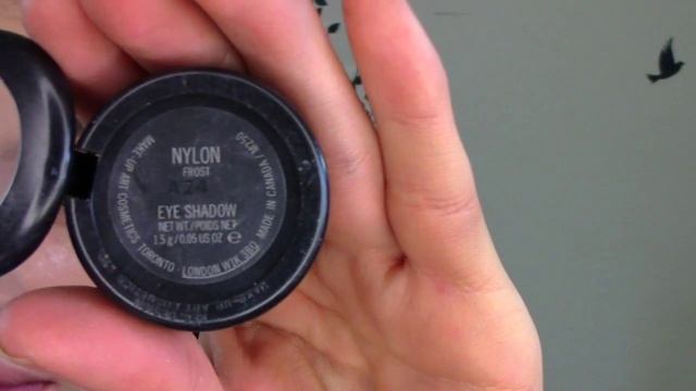 Pop of Eyeliner Makeup Tutorial! смотреть онлайн