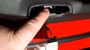 Снимаем обивку двери (Porshe Macan)