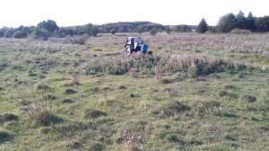 Работа на ЮМЗ-6 , разрабатываем поле для покоса . Часть 1