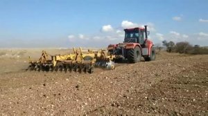 Кировец К-7М и тяжелая дисковая борона