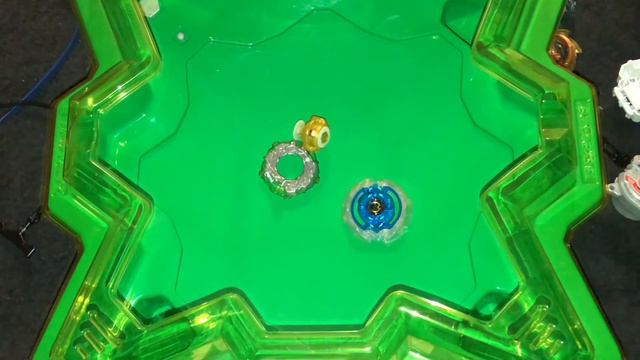 THE LEGENDARY RED DRAIN FAFNIR THE BURST KING Beyblade Burst Battle Red Fafnir Vs Deep Chaos смотреть онлайн