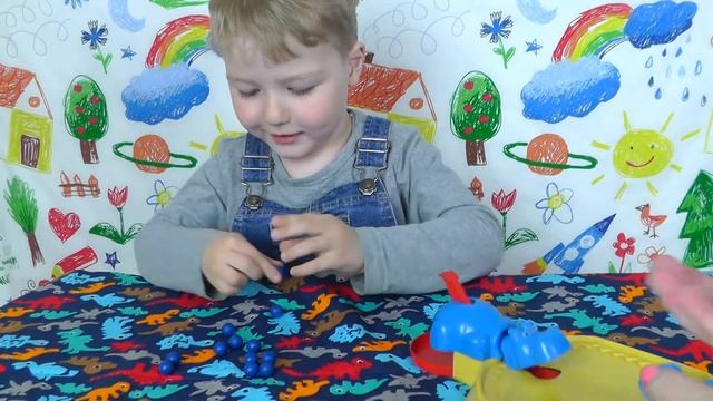 Голодные бегемотики. Играем вместе с мамой. Hungry Hippos. Play together смотреть онлайн