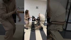 Видеообзор детской коляски трансформер luxmom 530W
