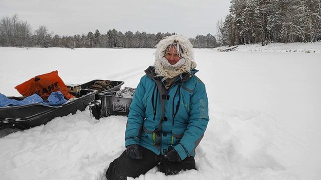 Русские обычаи рыбаков Бушкрафт на таежном озере смотреть онлайн