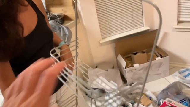 Начинаем обставляться. Посуда и техника для кухни. смотреть онлайн