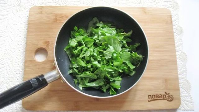 Пирог со щавелем и яйцом