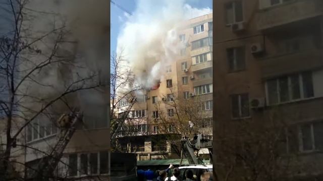 Пожар в Одессе на Ильфа и Петрова 43 за 89 школой 19.04.2018