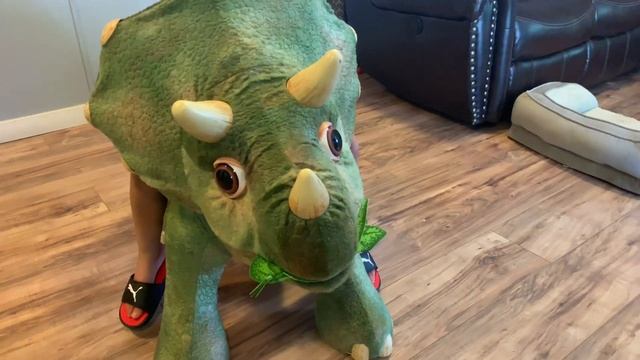 Kota The dinosaur Triceratops PLAYSKOOL смотреть онлайн
