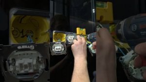 Монтаж розеток на стекло