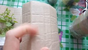 Упаковка растений для пересылки почтой.