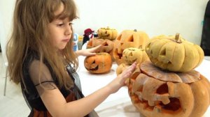 Eva Bravo se prepara para Halloween. Videos para niños