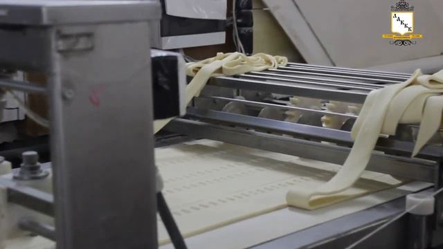 Аппарат нарезки и декорирования слоеного и дрожжеовго теста. смотреть онлайн