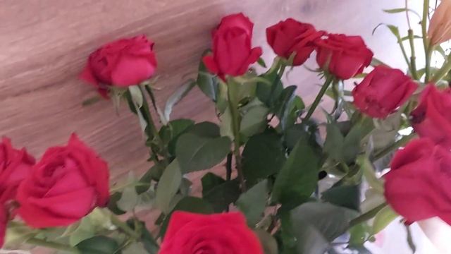 когда цветы от души стоят больше недели ,подарок на день рождения, питомник Кастропуло Крым ☺️ смотреть онлайн