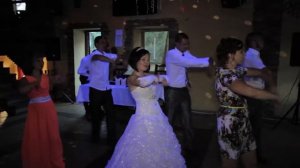 Прикольный танец молодых