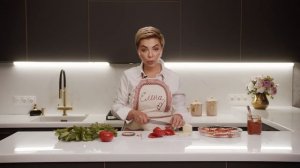 Идеальная горячая закуска: сулугуни с помидорами