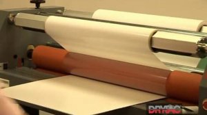 Нанесение защитной пленки на листовой материал