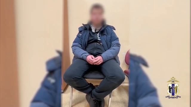 В Хабаровске за помощь аферистам в обмане пенсионеров задержан 18-летний студент колледжа