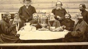 "КОМУ РАДОСТЬ"... (Русская Народная песня - Хор им. Пятницкого)
