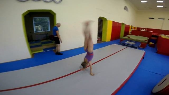 Little acrobat смотреть онлайн