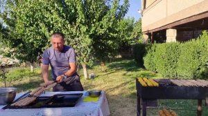 Люля кебаб, картошка и грибы на мангале.