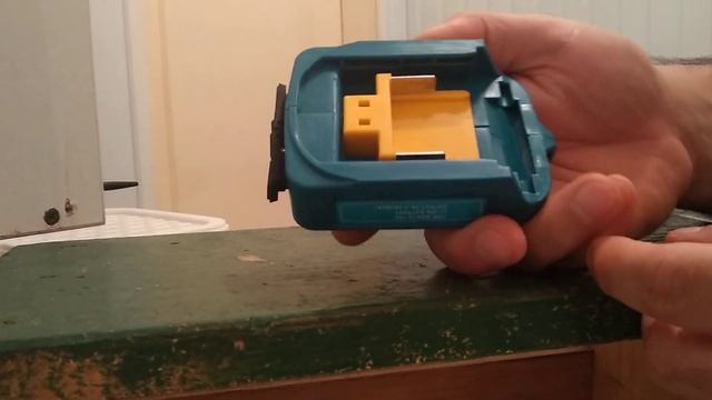 MAKITA SEBADP05 КИТАЙСКИЙ КЛОН адаптер-зарядник он же донор для доработки он же USB Power Bank смотреть онлайн