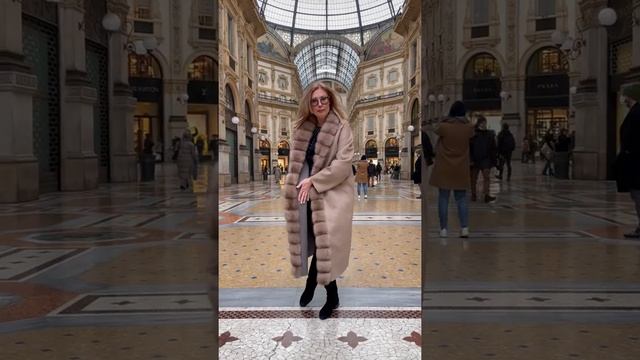 Новая коллекция Пальто 2021 из кашемира Лоро Пьяна с соболем :(+39)3341694865