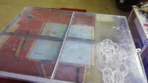 Самодельный компьютерный стол из проф трубы, оргстекла. С подсветкой из светодиодов.