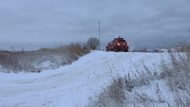 Lifted Opel Mokka offroad on snow
