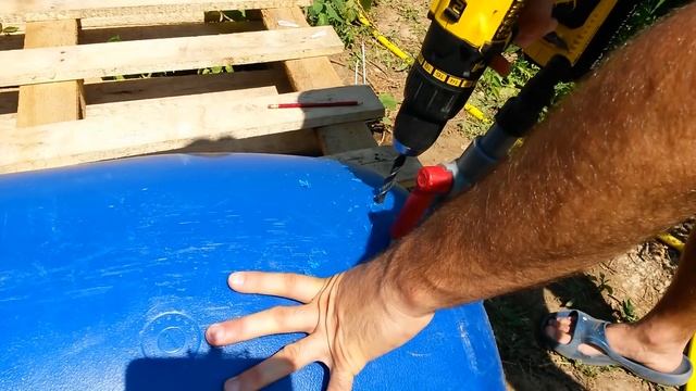 Как врезать кран в пластиковую бочку смотреть онлайн