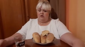 ГЕРМАНИЯ🇩🇪.УКРАИНСКИЕ🇺🇦БЕЖЕНЦЫ.ВЫПЛАТЫ ПРИХОДЯТ НА НАПИТКИ🍾🍶 И ТАБАК🚬.