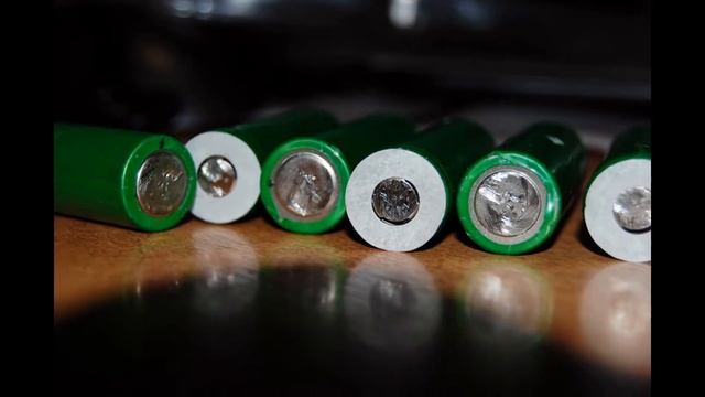 Добыча 18650 из б/у аккумулятора ноутбука смотреть онлайн