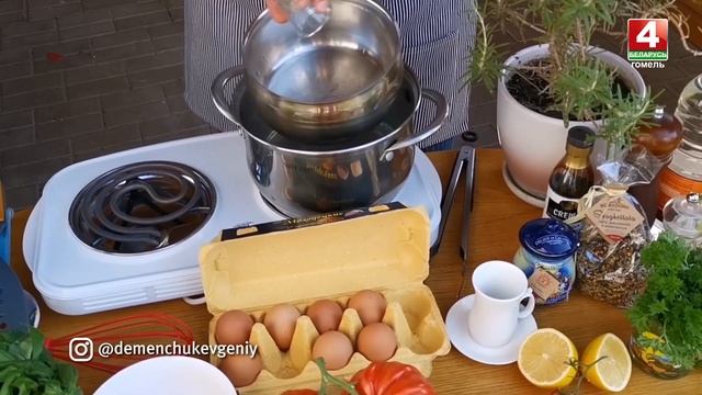 Простые рецепты: яйца Бенедикт к завтраку смотреть онлайн