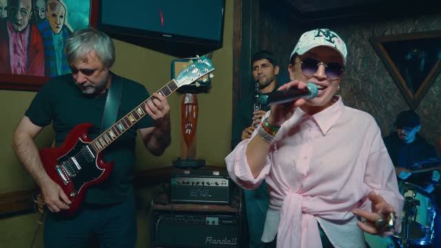 Заира Омарова ft. этно-бэнд "Иное Иное" - "Я люблю" смотреть онлайн