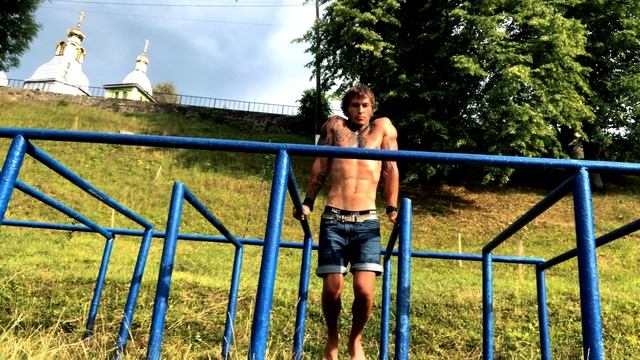 132 ОТЖИМАНИЯ НА БРУСЬЯХ ЗА 1 ПОДХОД (Я СДЕЛАЛ!) ★ смотреть онлайн