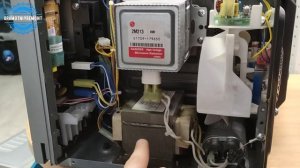 Микроволновка дымит, идет дым из микроволновки. Что делать?