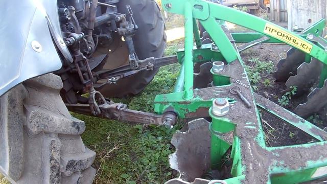 ВЛОГ : ЧУТЬ НЕ ПЕРЕВЕРНУЛ ТРАКТОРА смотреть онлайн