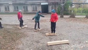 Преодоление заболоченного участка по жердям